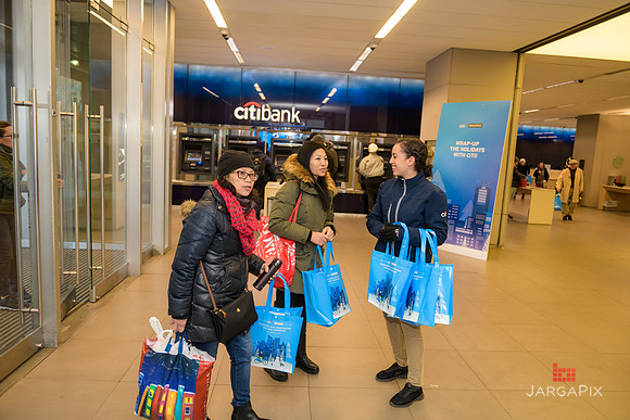 Soho_Citi_USQ_Gift Wrapping_2019_Activation-061