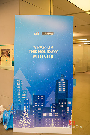 Soho_Citi_USQ_Gift Wrapping_2019_Activation-055
