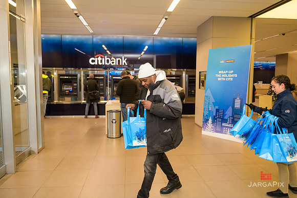 Soho_Citi_USQ_Gift Wrapping_2019_Activation-059