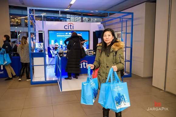 Soho_Citi_USQ_Gift Wrapping_2019_Activation-098