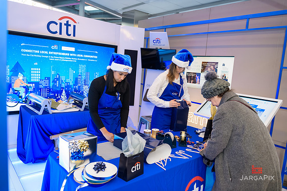 Soho_Citi_USQ_Gift Wrapping_2019_Activation-030