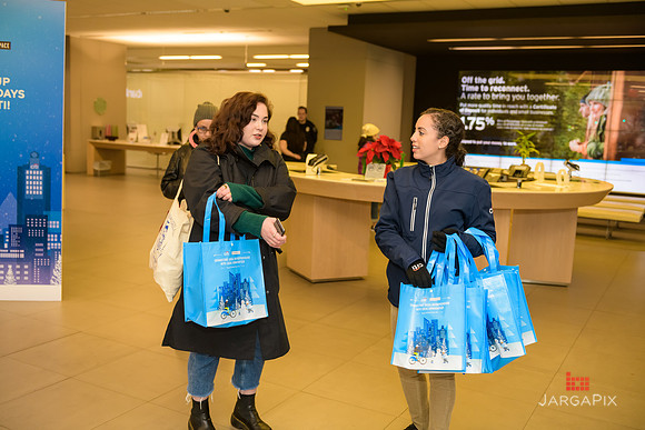 Soho_Citi_USQ_Gift Wrapping_2019_Activation-071