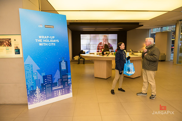 Soho_Citi_USQ_Gift Wrapping_2019_Activation-080