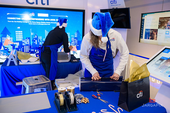 Soho_Citi_USQ_Gift Wrapping_2019_Activation-026