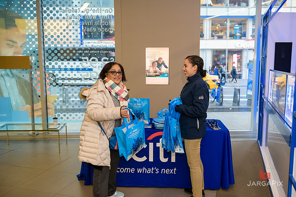 Soho_Citi_USQ_Gift Wrapping_2019_Activation-044