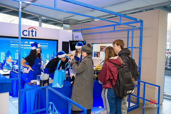 Soho_Citi_USQ_Gift Wrapping_2019_Activation-046