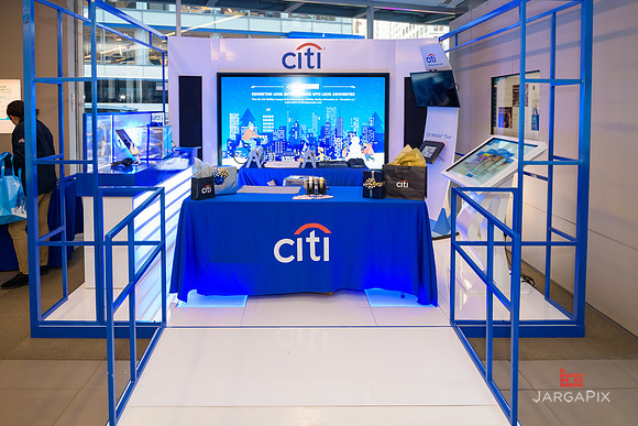 Soho_Citi_USQ_Gift Wrapping_2019_Activation-001