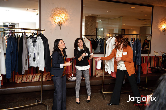 Temple_Saks5thAve-054
