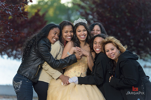 Destenie_Sweet_16_Portraits-034