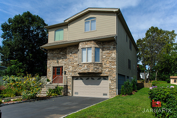 Michael_Akkus_239_Hope_Street_E.Rutherford_Listing-002