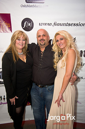 Flaunt_Seesion{s}_Chandelier_Room_2011-234