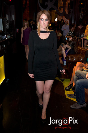 Flaunt_Seesion{s}_Chandelier_Room_2011-113