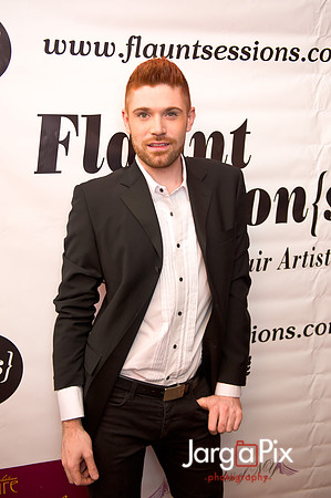 Flaunt_Seesion{s}_Chandelier_Room_2011-070
