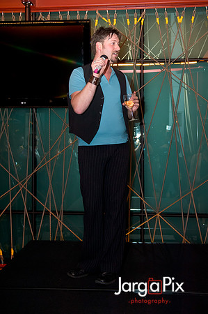 Flaunt_Seesion{s}_Chandelier_Room_2011-172