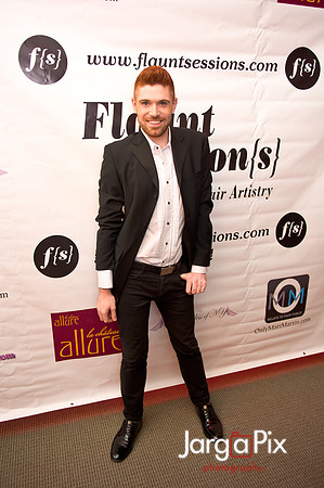 Flaunt_Seesion{s}_Chandelier_Room_2011-071