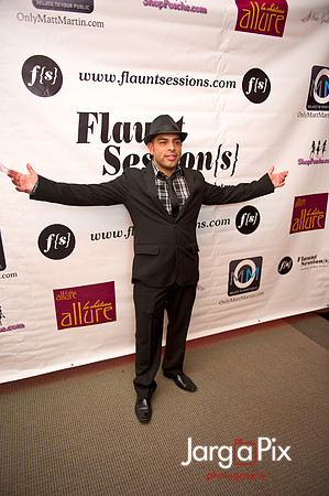 Flaunt_Seesion{s}_Chandelier_Room_2011-083