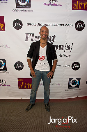 Flaunt_Seesion{s}_Chandelier_Room_2011-198
