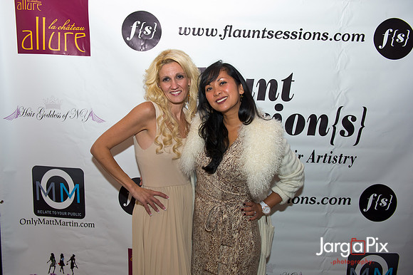 Flaunt_Seesion{s}_Chandelier_Room_2011-194