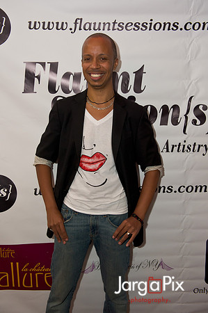 Flaunt_Seesion{s}_Chandelier_Room_2011-199