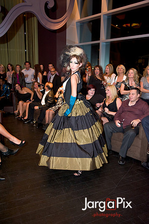 Flaunt_Seesion{s}_Chandelier_Room_2011-103