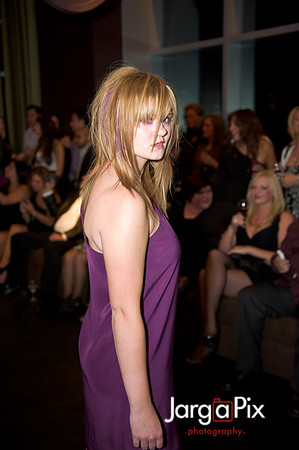 Flaunt_Seesion{s}_Chandelier_Room_2011-091