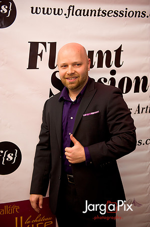 Flaunt_Seesion{s}_Chandelier_Room_2011-061
