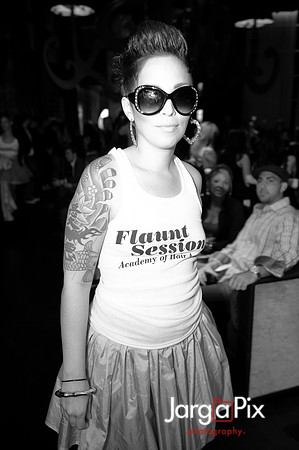 Flaunt_Seesion{s}_Chandelier_Room_2011-126