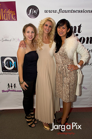 Flaunt_Seesion{s}_Chandelier_Room_2011-192