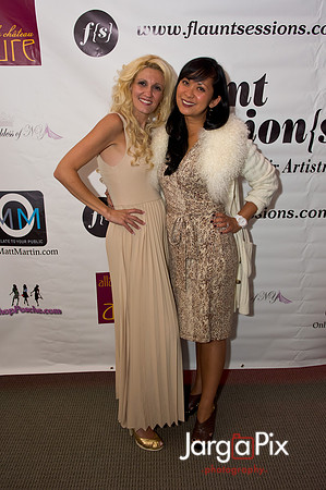 Flaunt_Seesion{s}_Chandelier_Room_2011-193