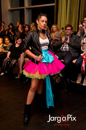 Flaunt_Seesion{s}_Chandelier_Room_2011-099