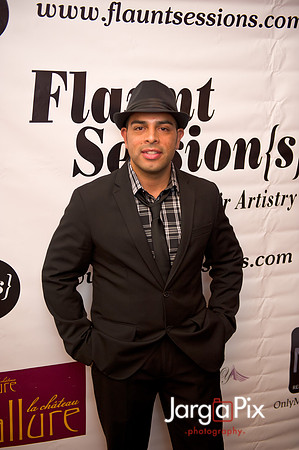 Flaunt_Seesion{s}_Chandelier_Room_2011-082