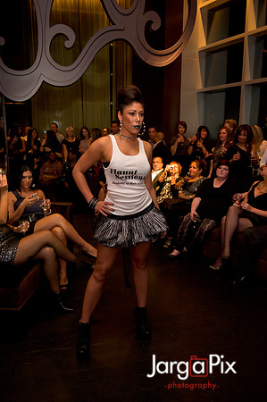 Flaunt_Seesion{s}_Chandelier_Room_2011-101