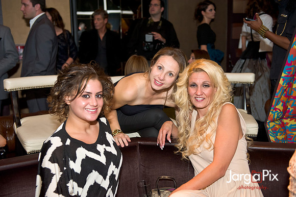 Flaunt_Seesion{s}_Chandelier_Room_2011-153