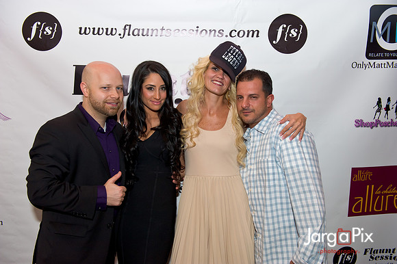 Flaunt_Seesion{s}_Chandelier_Room_2011-189