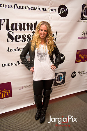 Flaunt_Seesion{s}_Chandelier_Room_2011-081