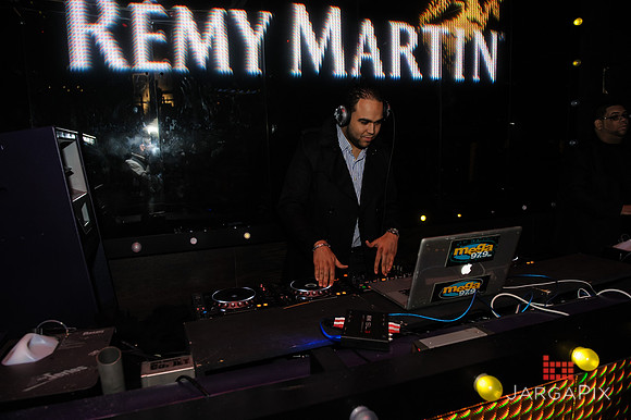 Robin_Thicke_Birthday_Remy_Martin__SoHo_Exp_2013-054