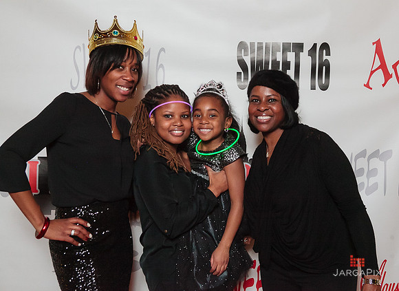 Alaysia_Sweet_16_PhotoBooth-036