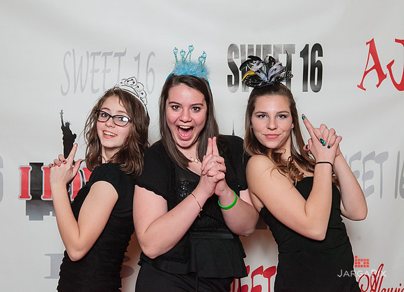 Alaysia_Sweet_16_PhotoBooth-023