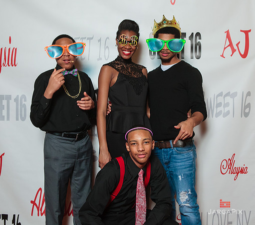 Alaysia_Sweet_16_PhotoBooth-046