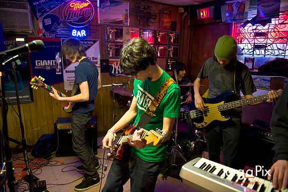 Odd_Man_In_Pauls_Bar-068