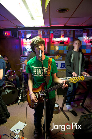 Odd_Man_In_Pauls_Bar-084