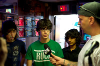 Odd_Man_In_Pauls_Bar-008