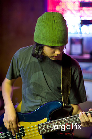Odd_Man_In_Pauls_Bar-148
