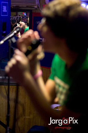 Odd_Man_In_Pauls_Bar-327