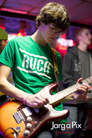 Odd_Man_In_Pauls_Bar-186