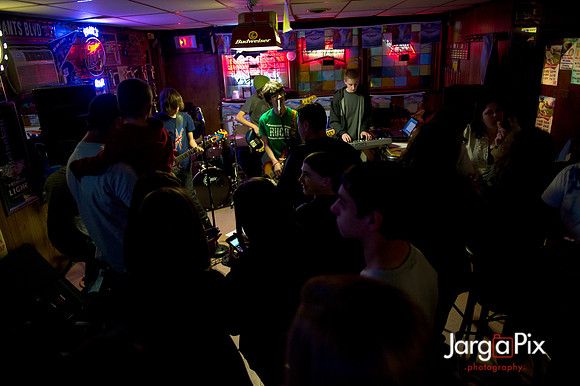 Odd_Man_In_Pauls_Bar-090