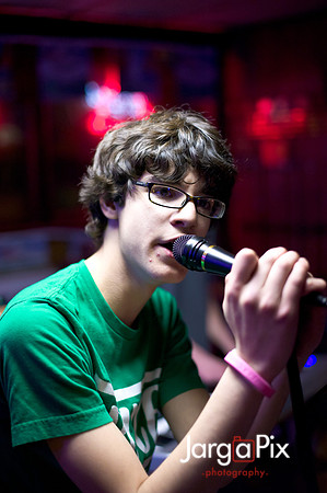 Odd_Man_In_Pauls_Bar-315