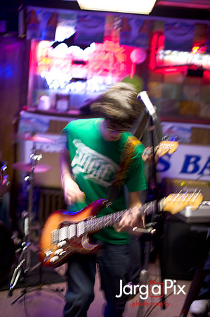 Odd_Man_In_Pauls_Bar-242
