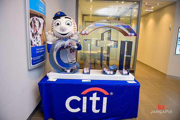 Soho_Exp_Citi_Williamsburg_Mr_Met_6-20-2017_276