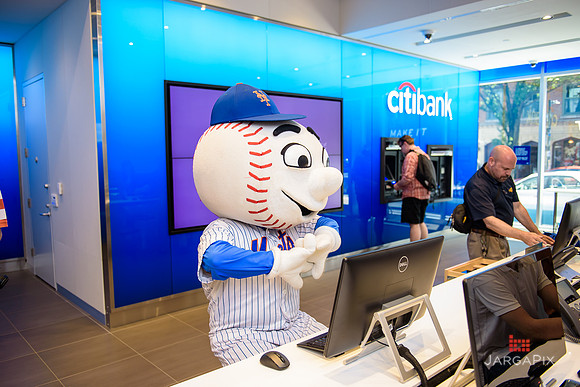 Soho_Exp_Citi_Williamsburg_Mr_Met_6-20-2017_262